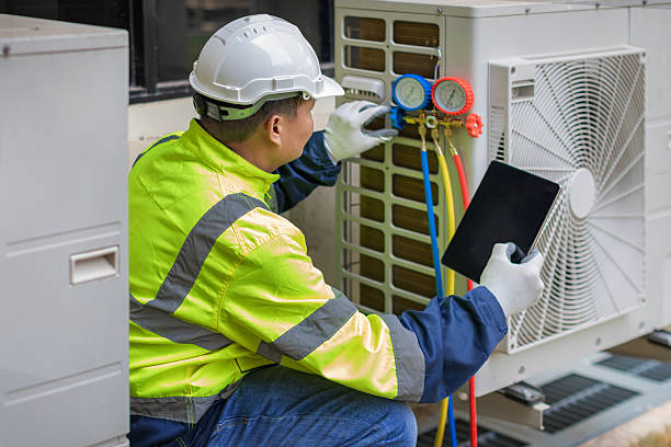 Professional Ac Installation technician working in Lake Hill, NY